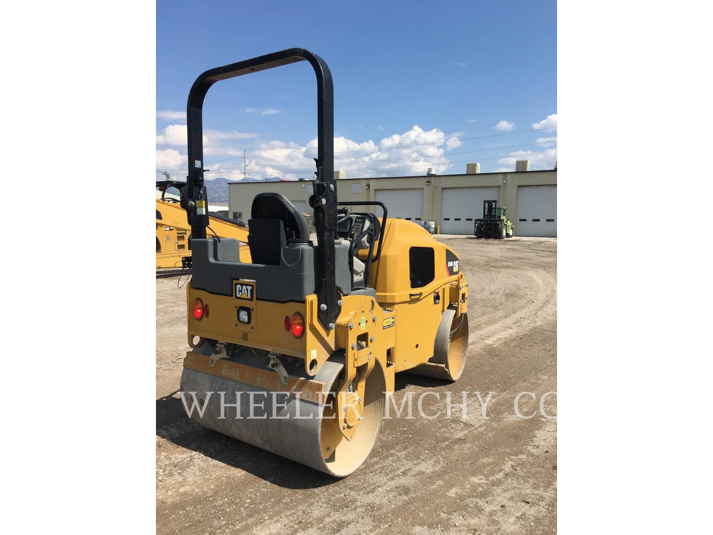 2017 Caterpillar CB34B Vibratory Double