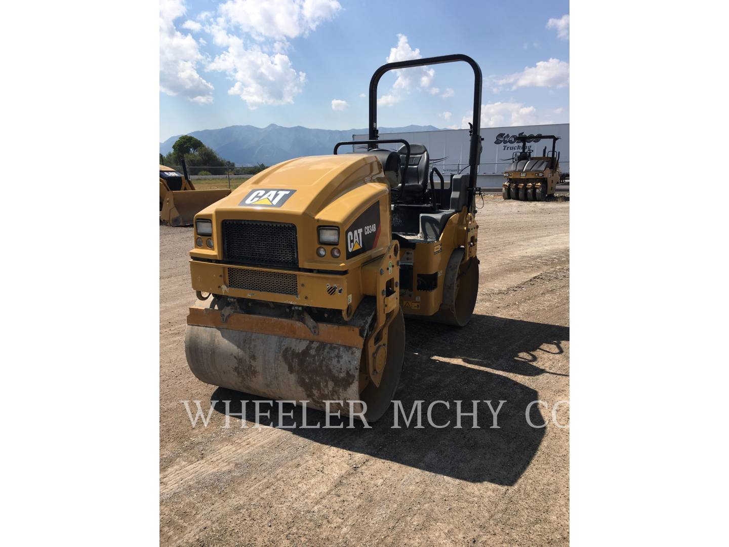 2017 Caterpillar CB34B Vibratory Double