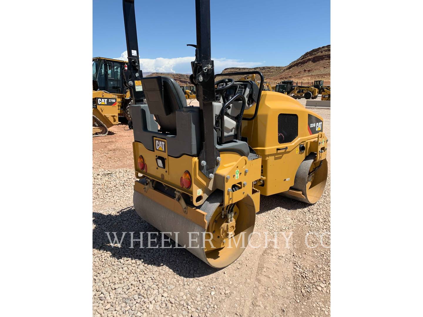 2018 Caterpillar CB24B Vibratory Double