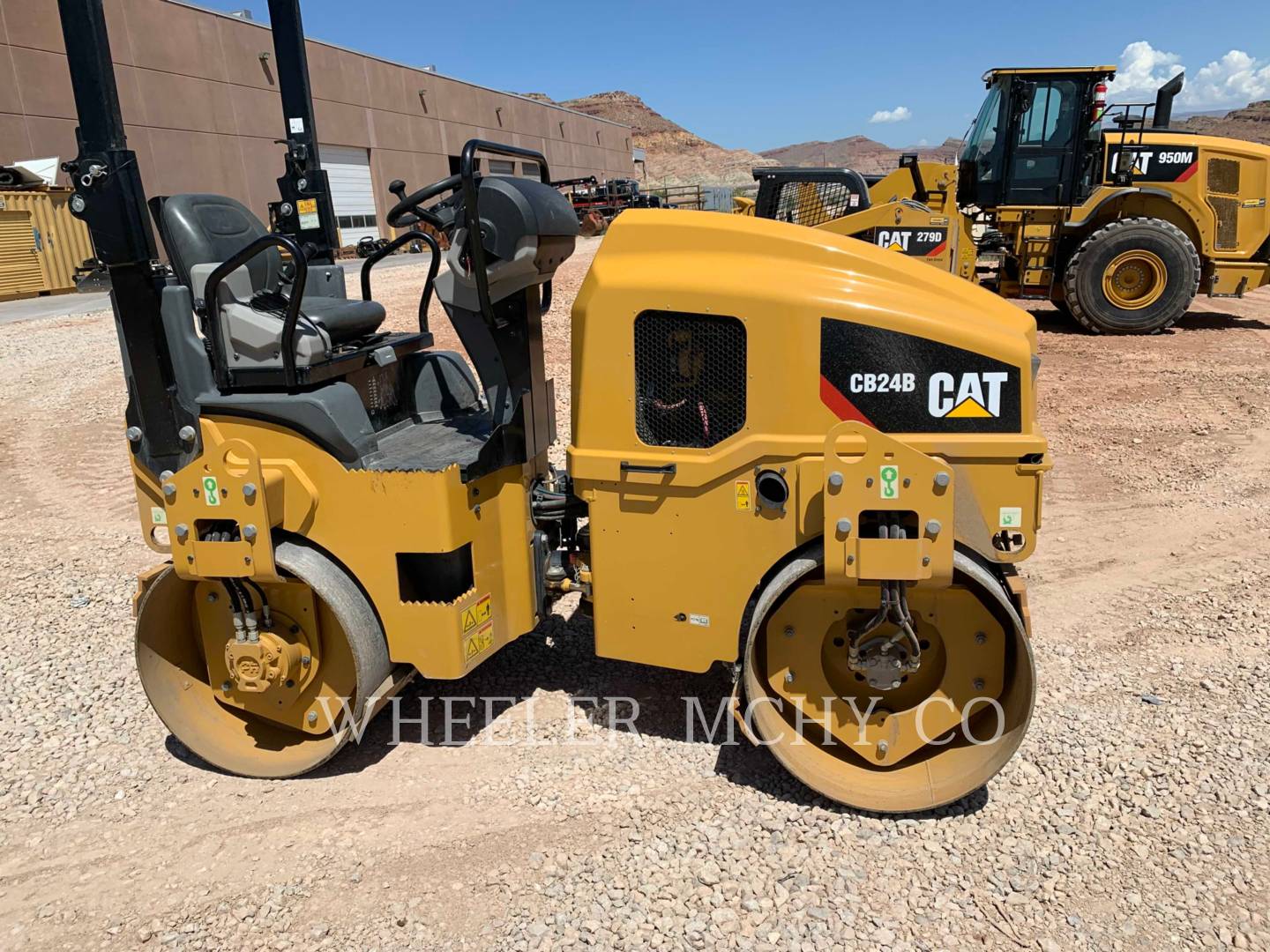 2018 Caterpillar CB24B Vibratory Double