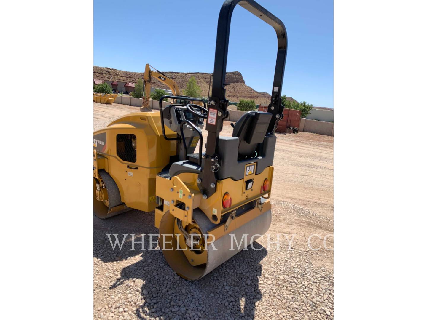 2018 Caterpillar CB24B Vibratory Double