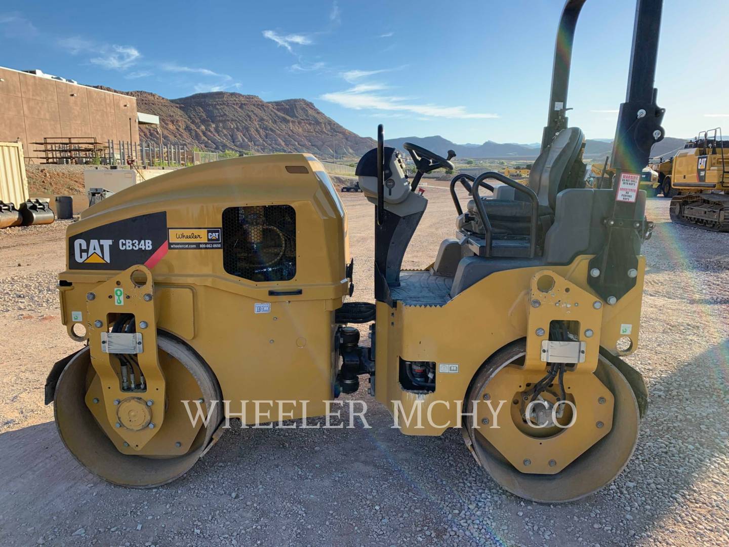 2015 Caterpillar CB34B Vibratory Double