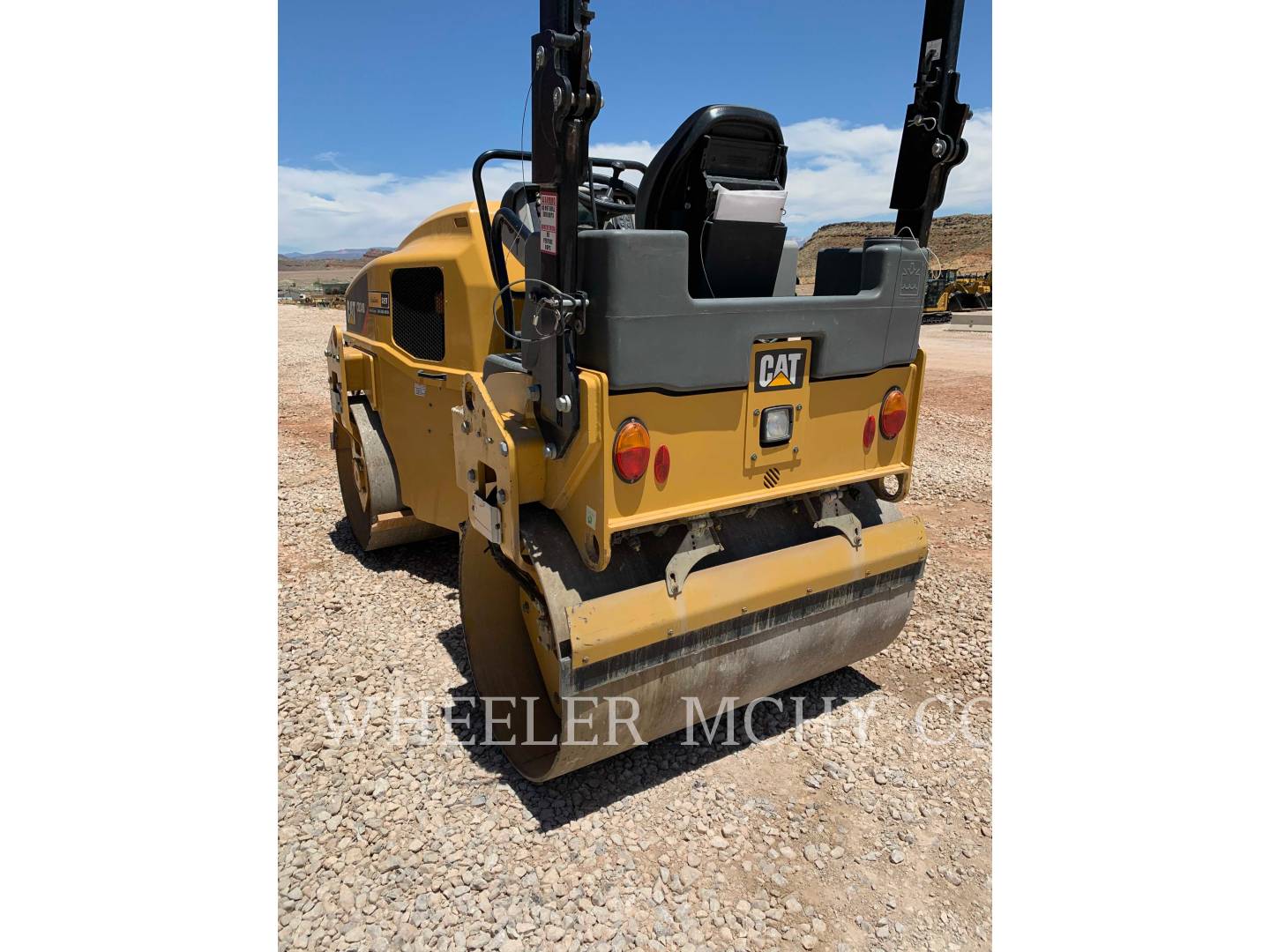 2015 Caterpillar CB34B Vibratory Double