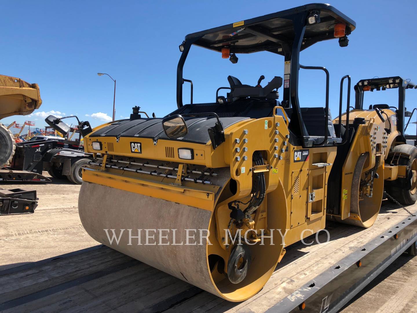 2018 Caterpillar CB66B CW Vibratory Double