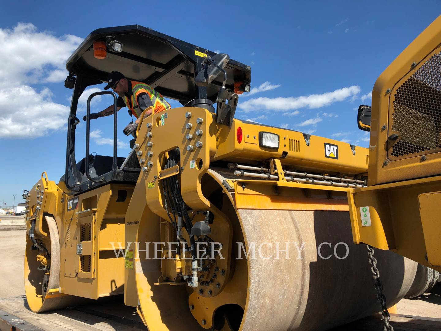 2018 Caterpillar CB66B CW Vibratory Double