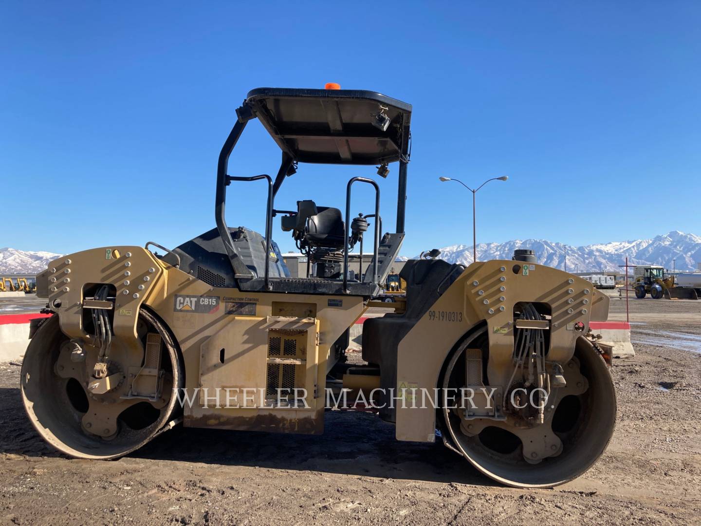 2019 Caterpillar CB15 Vibratory Double