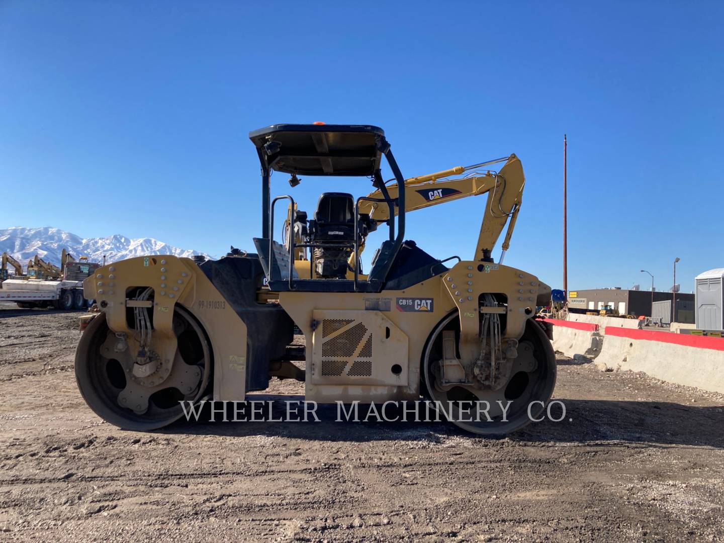 2019 Caterpillar CB15 Vibratory Double