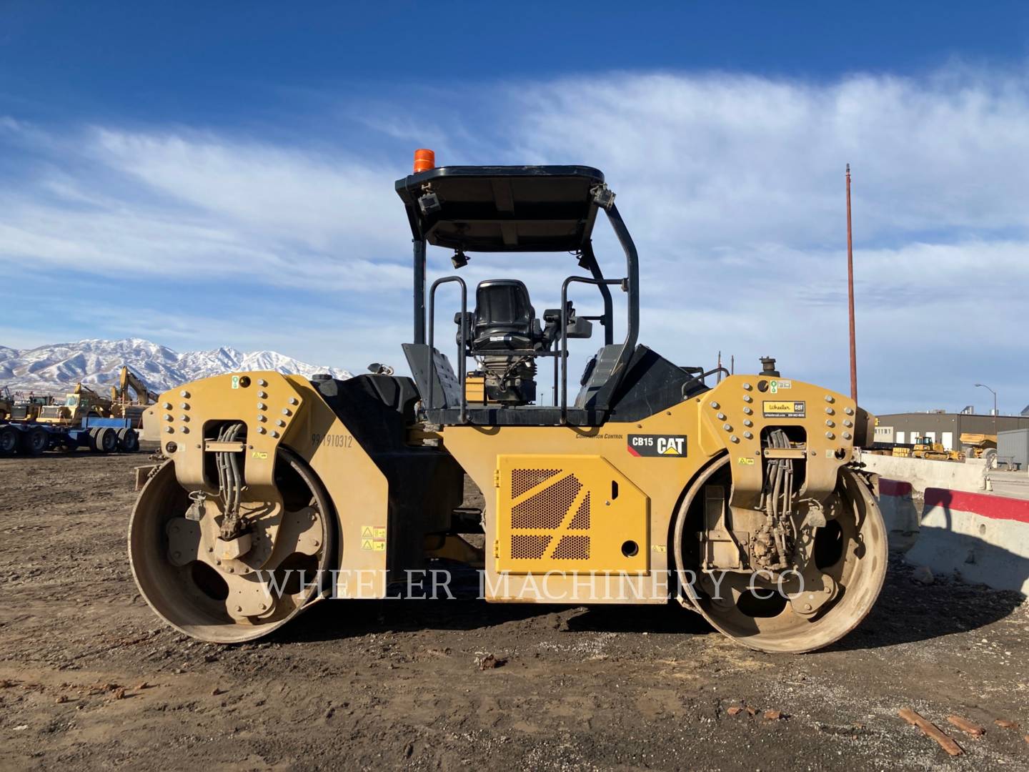 2019 Caterpillar CB15 Vibratory Double