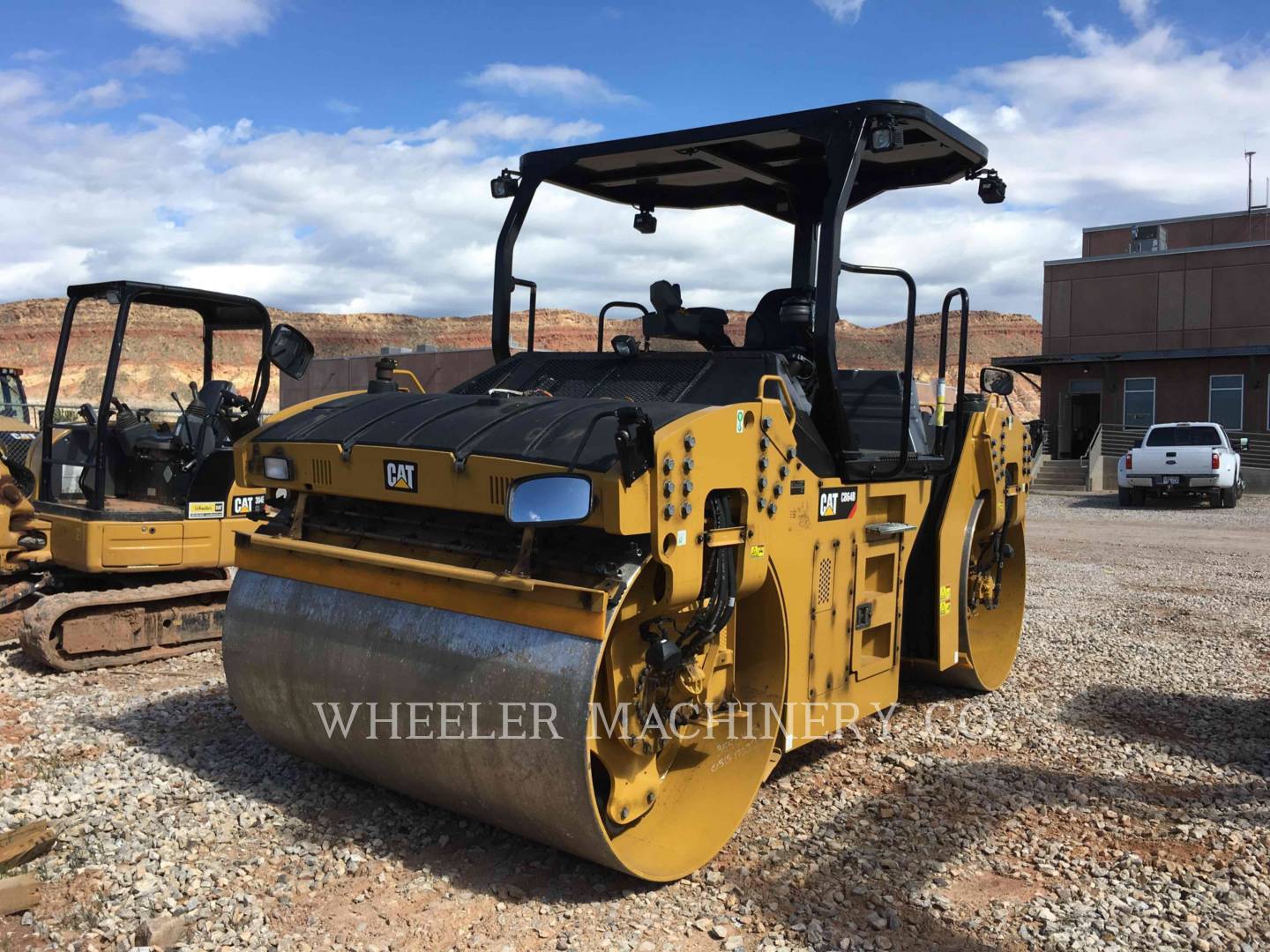 2017 Caterpillar CB64B Vibratory Double