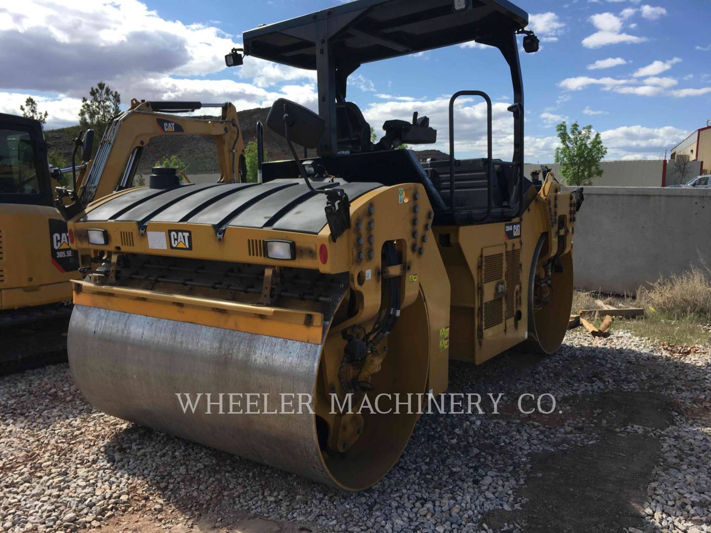 2017 Caterpillar CB64B Vibratory Double