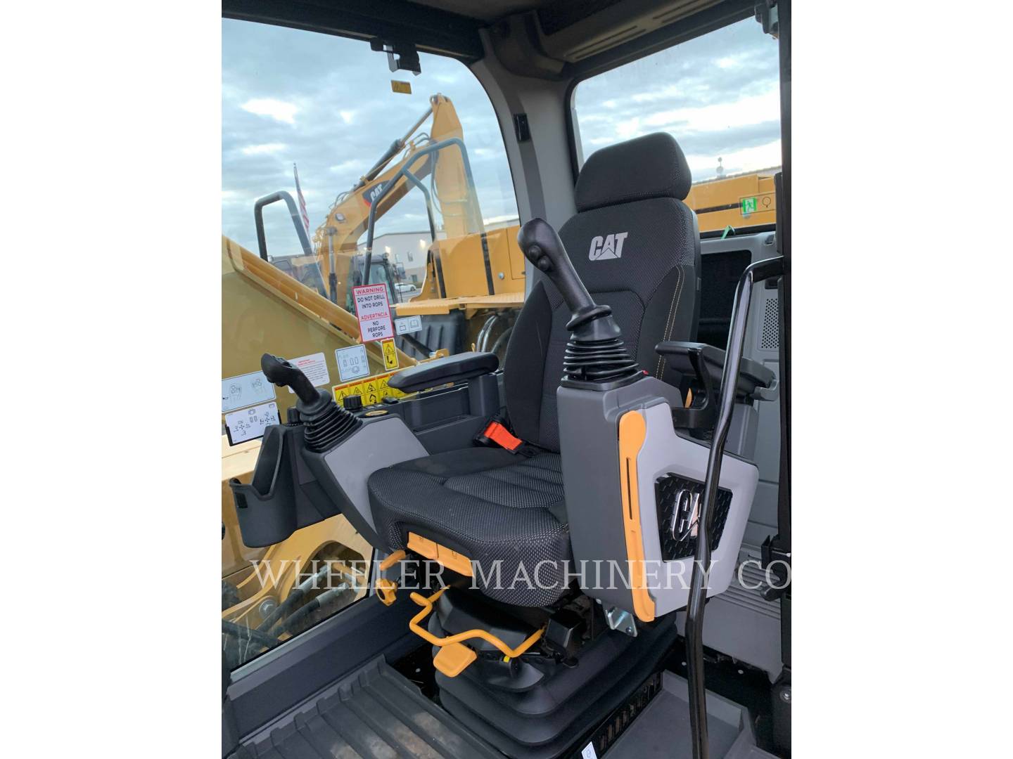 2020 Caterpillar 320 Excavator