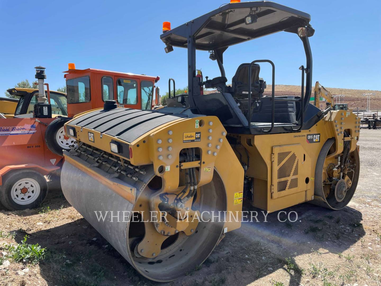 2020 Caterpillar CB15 CW Vibratory Double