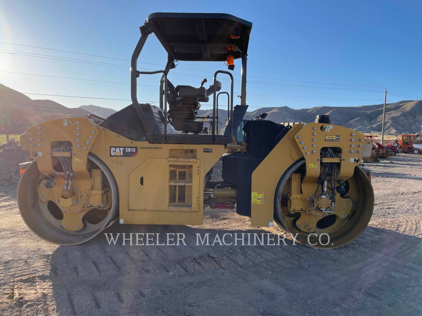 2020 Caterpillar CB15 Vibratory Double