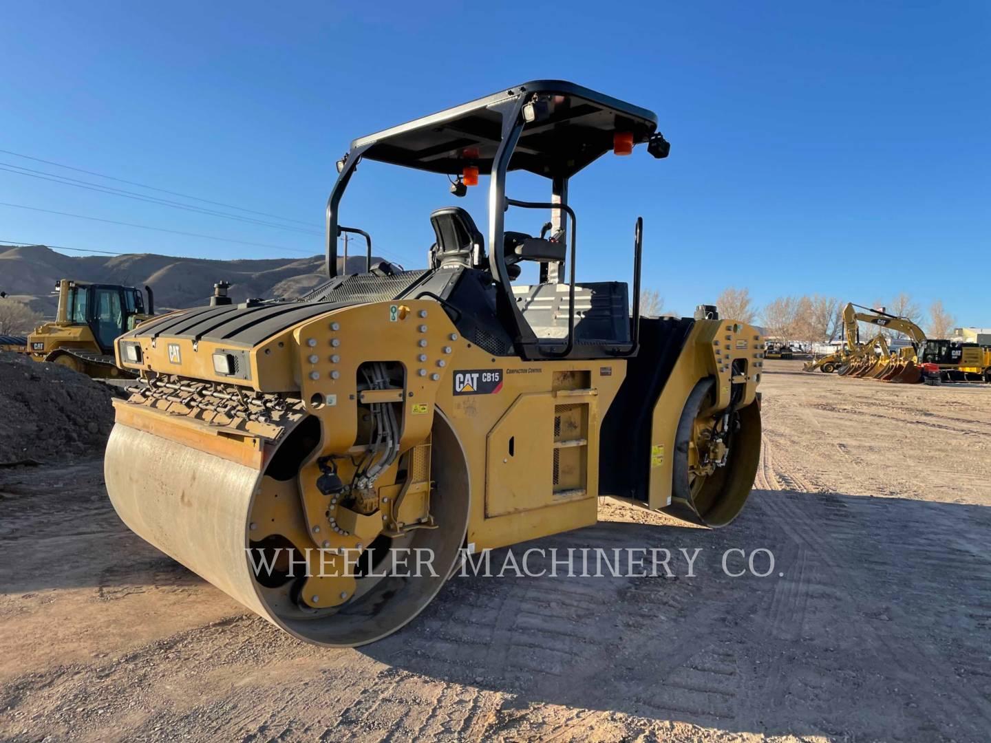 2020 Caterpillar CB15 Vibratory Double