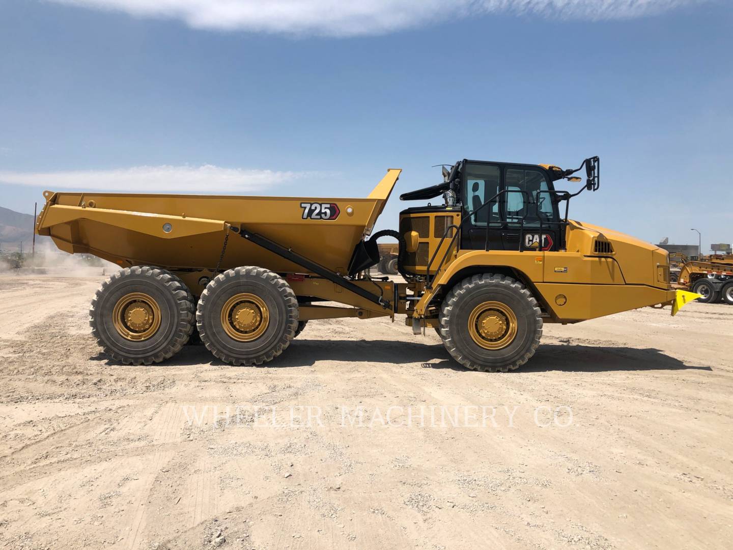 2020 Caterpillar 725 TG Articulated Truck