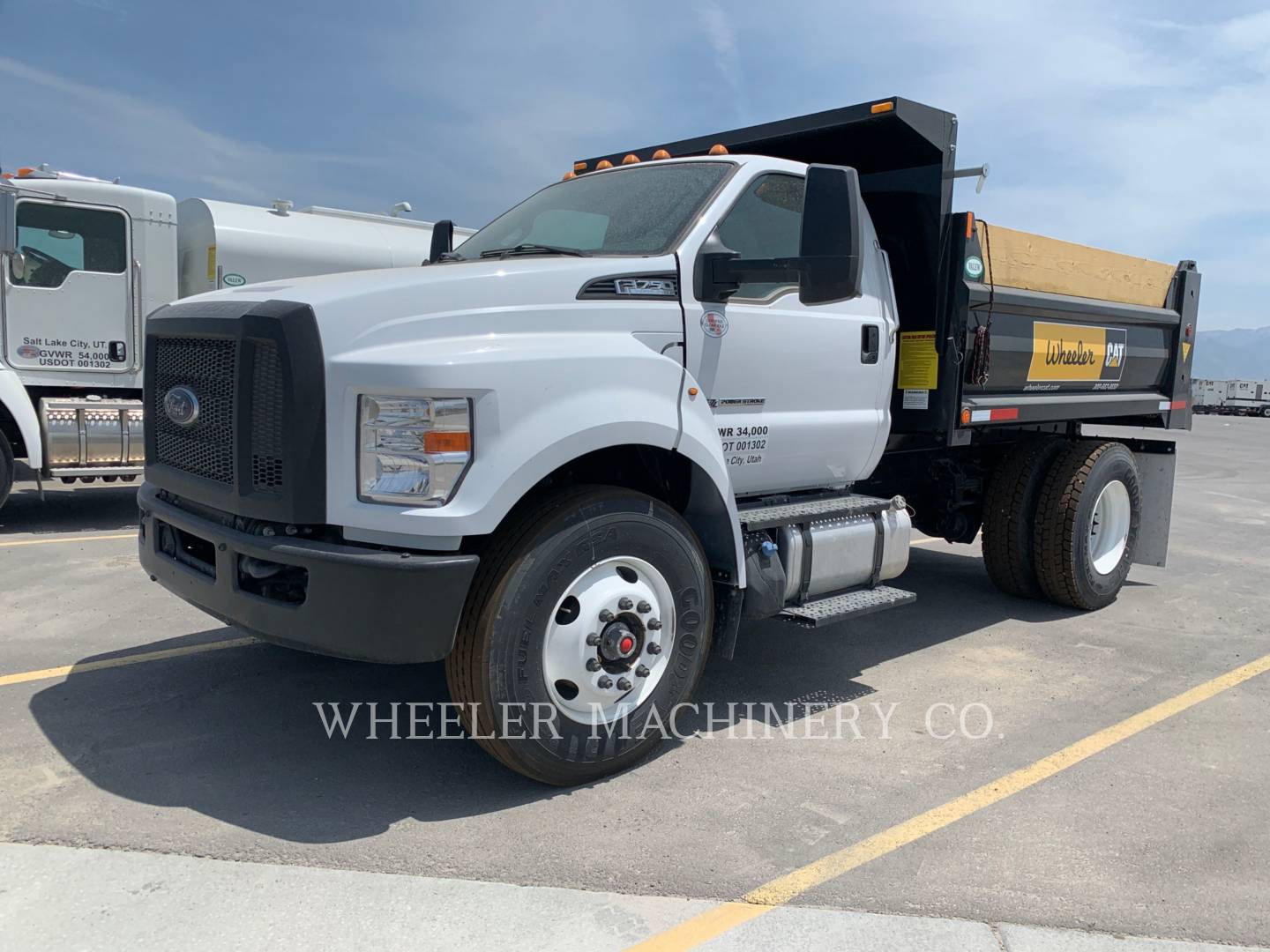 2021 New Holland DUMP 6 YD Truck