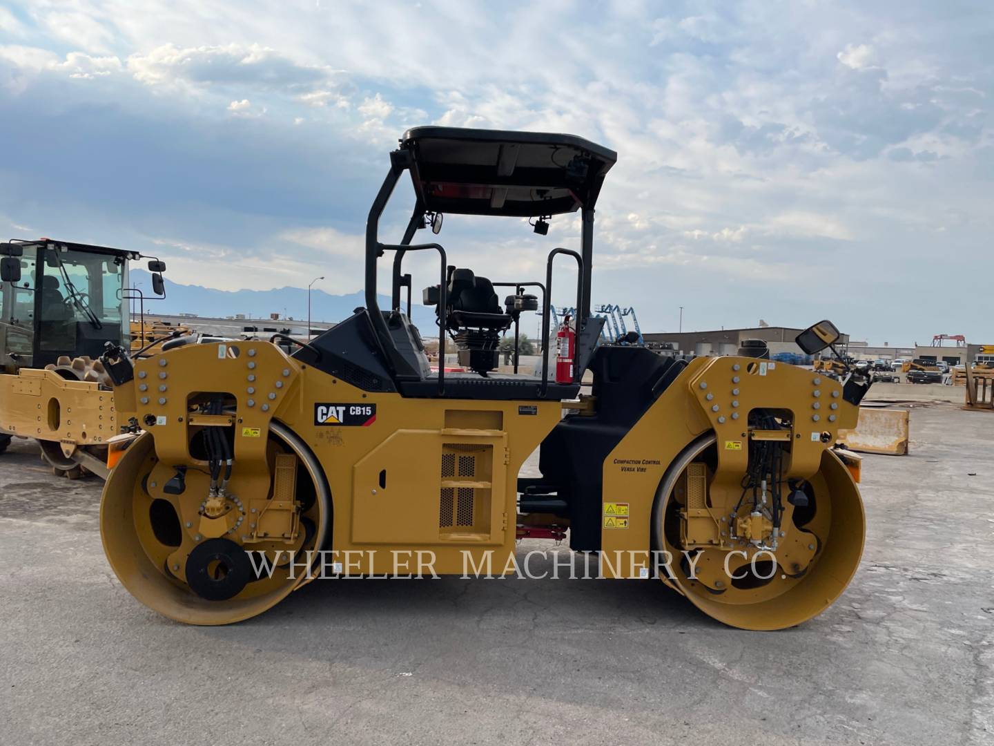 2021 Caterpillar CB15 CW VV Vibratory Double