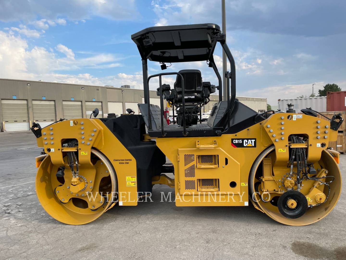 2021 Caterpillar CB15 CW VV Vibratory Double