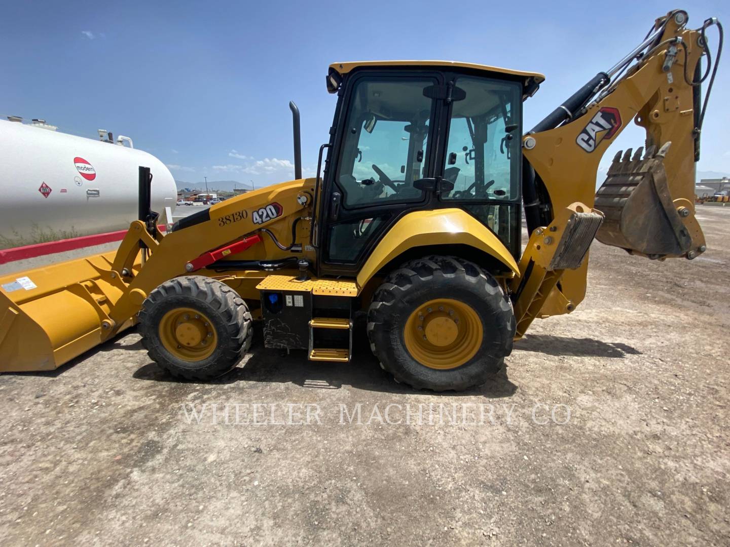 2021 Caterpillar 420 E Tractor Loader Backhoe