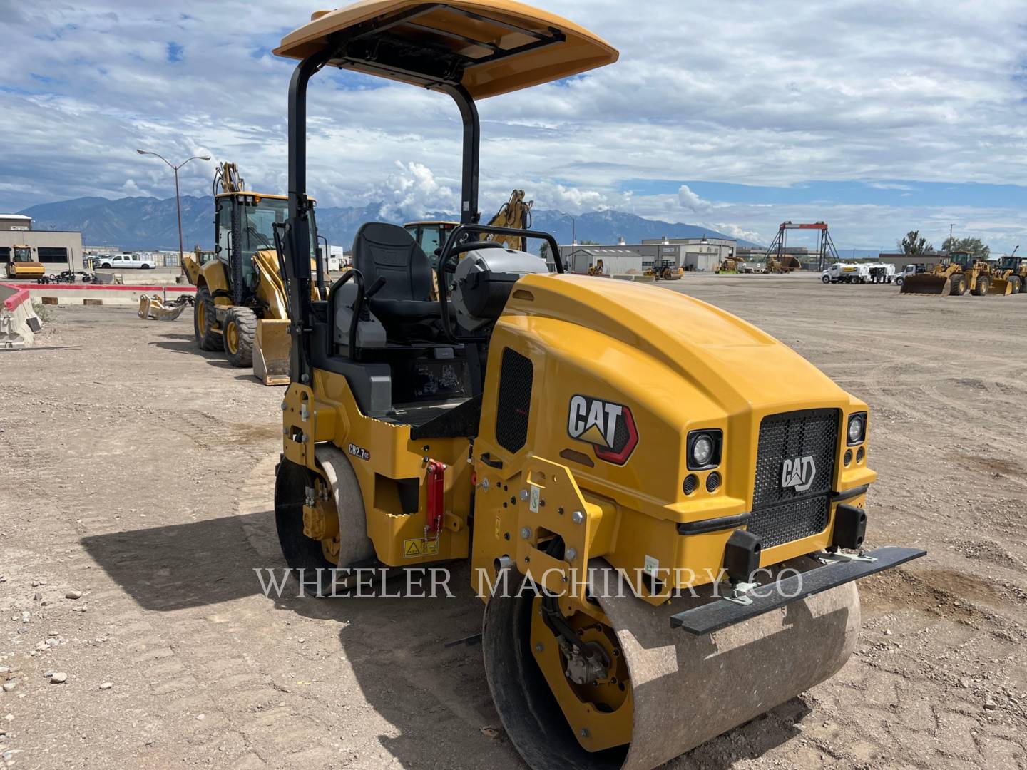 2022 Caterpillar CB2.7 GC Vibratory Double