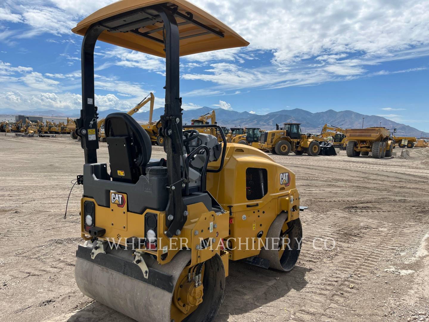 2022 Caterpillar CB2.7 GC Vibratory Double