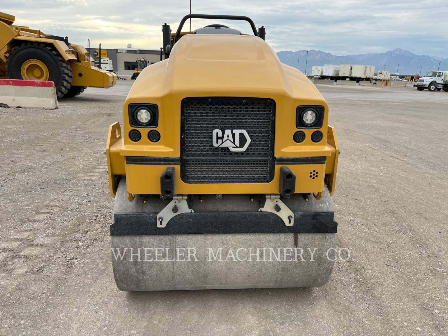 2022 Caterpillar CB2.7 GC Vibratory Double