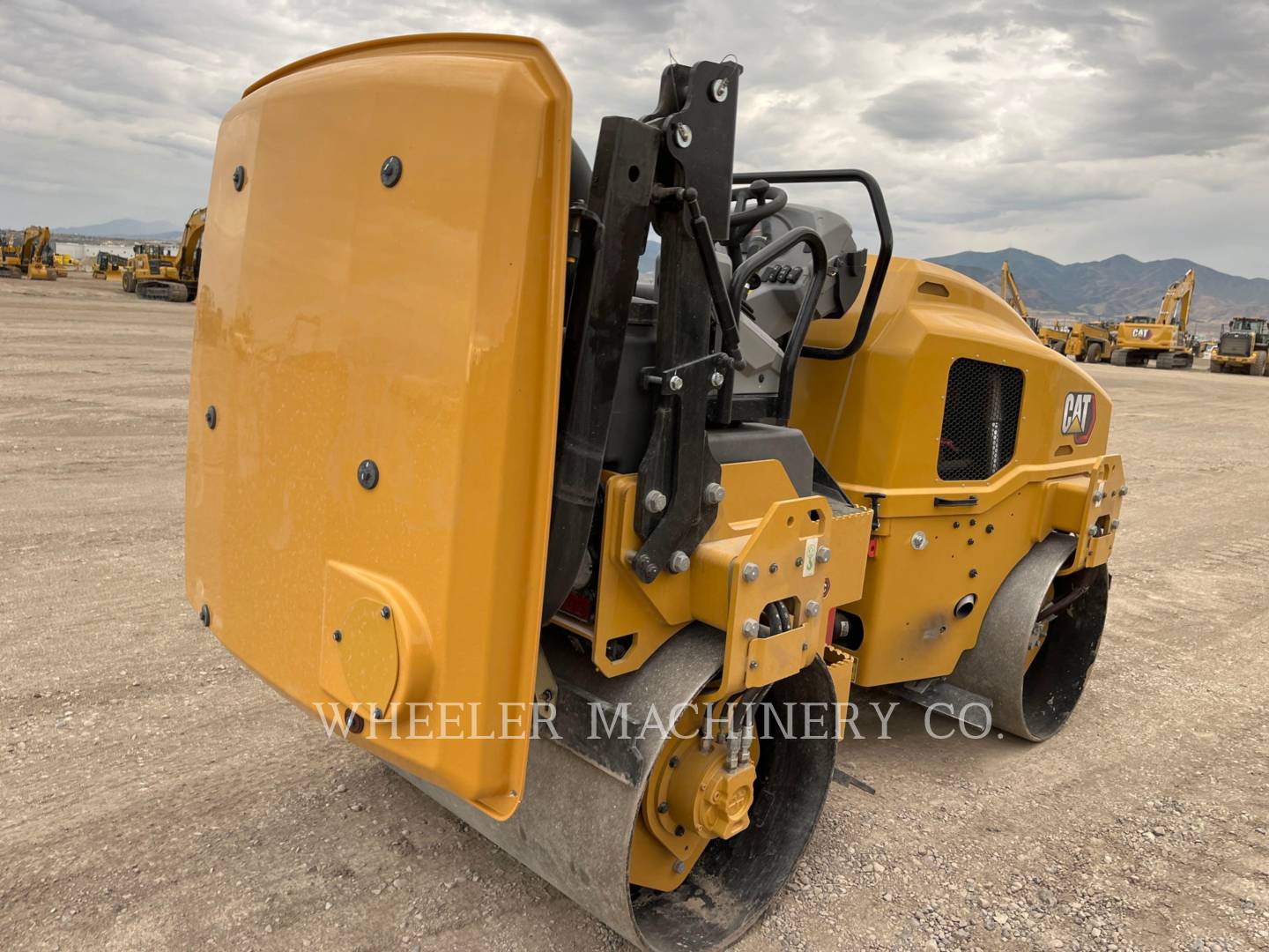 2022 Caterpillar CB2.7 GC Vibratory Double