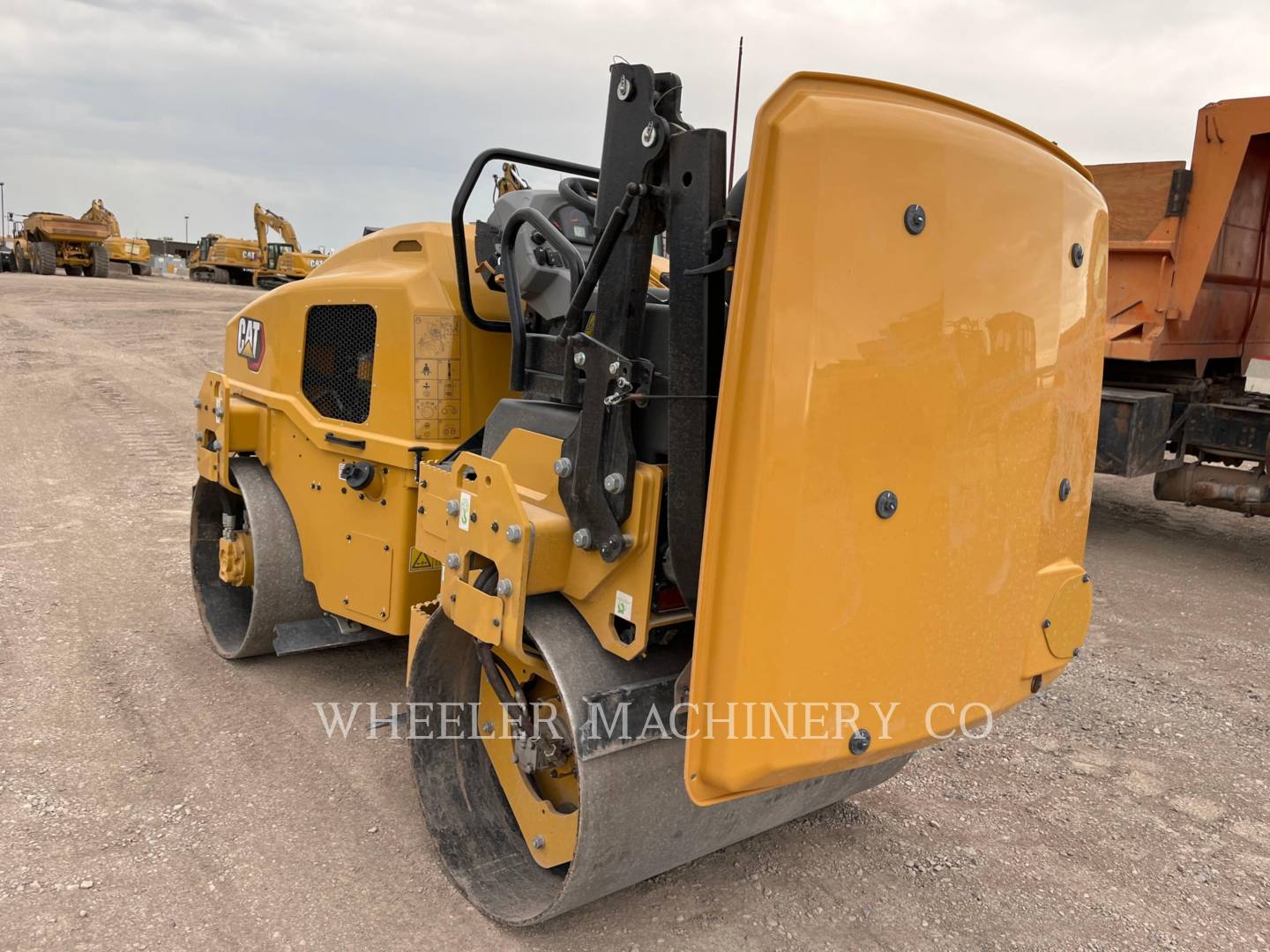 2022 Caterpillar CB2.7 GC Vibratory Double