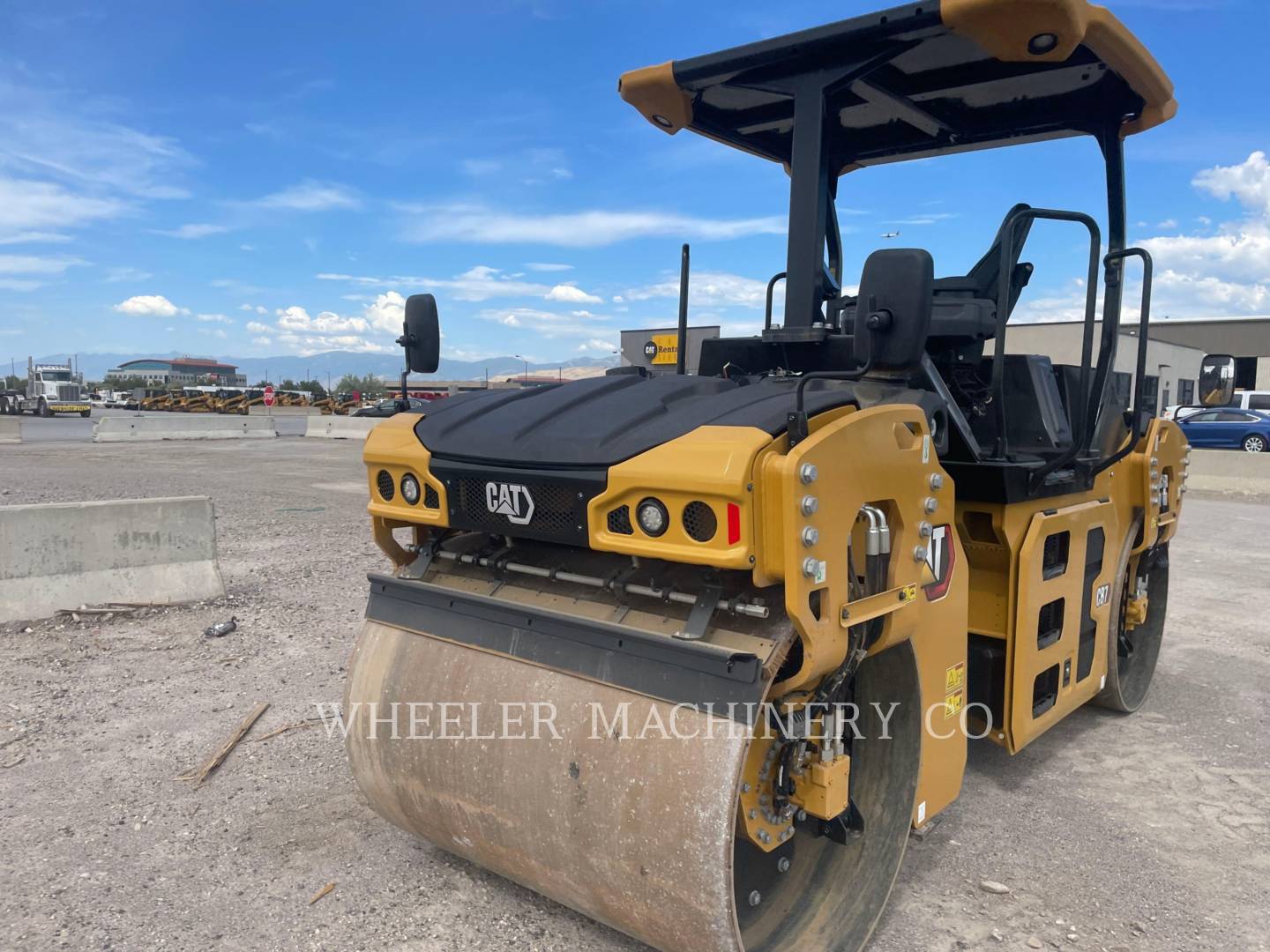 2022 Caterpillar CB7 Vibratory Double