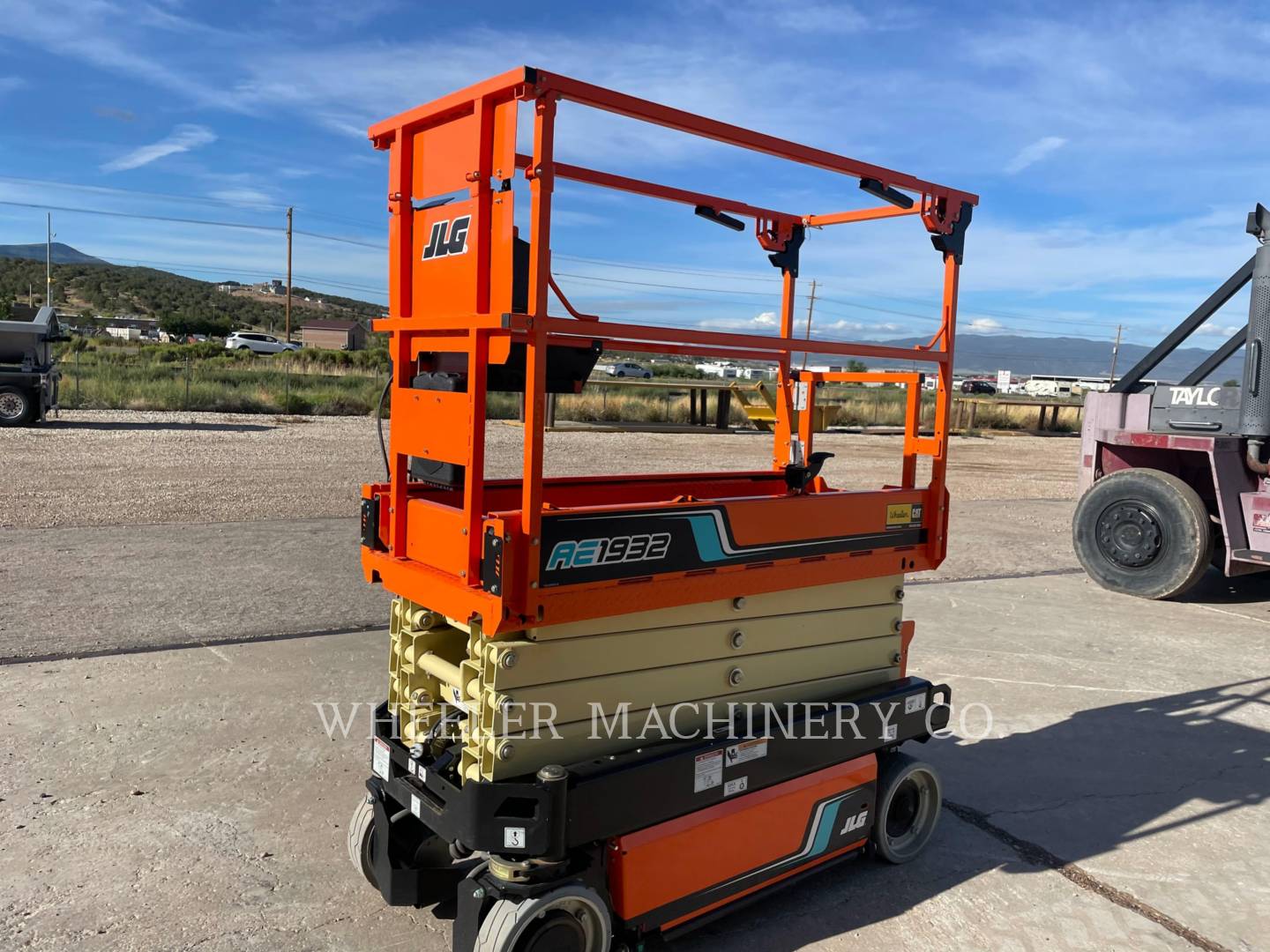 2022 JLG AE1932 Lift Truck