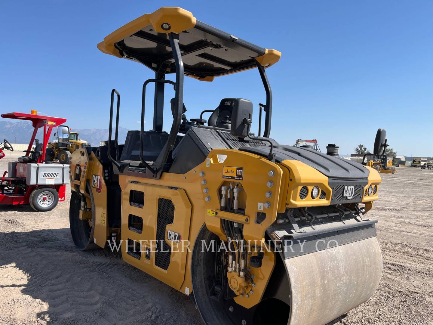 2022 Caterpillar CB7 Vibratory Double