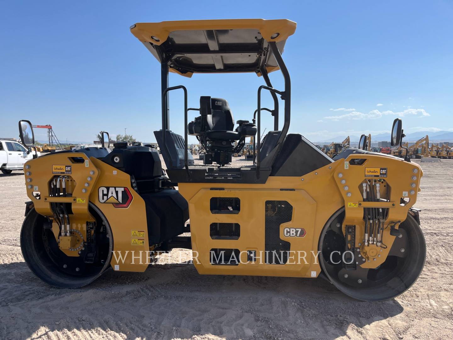 2022 Caterpillar CB7 Vibratory Double