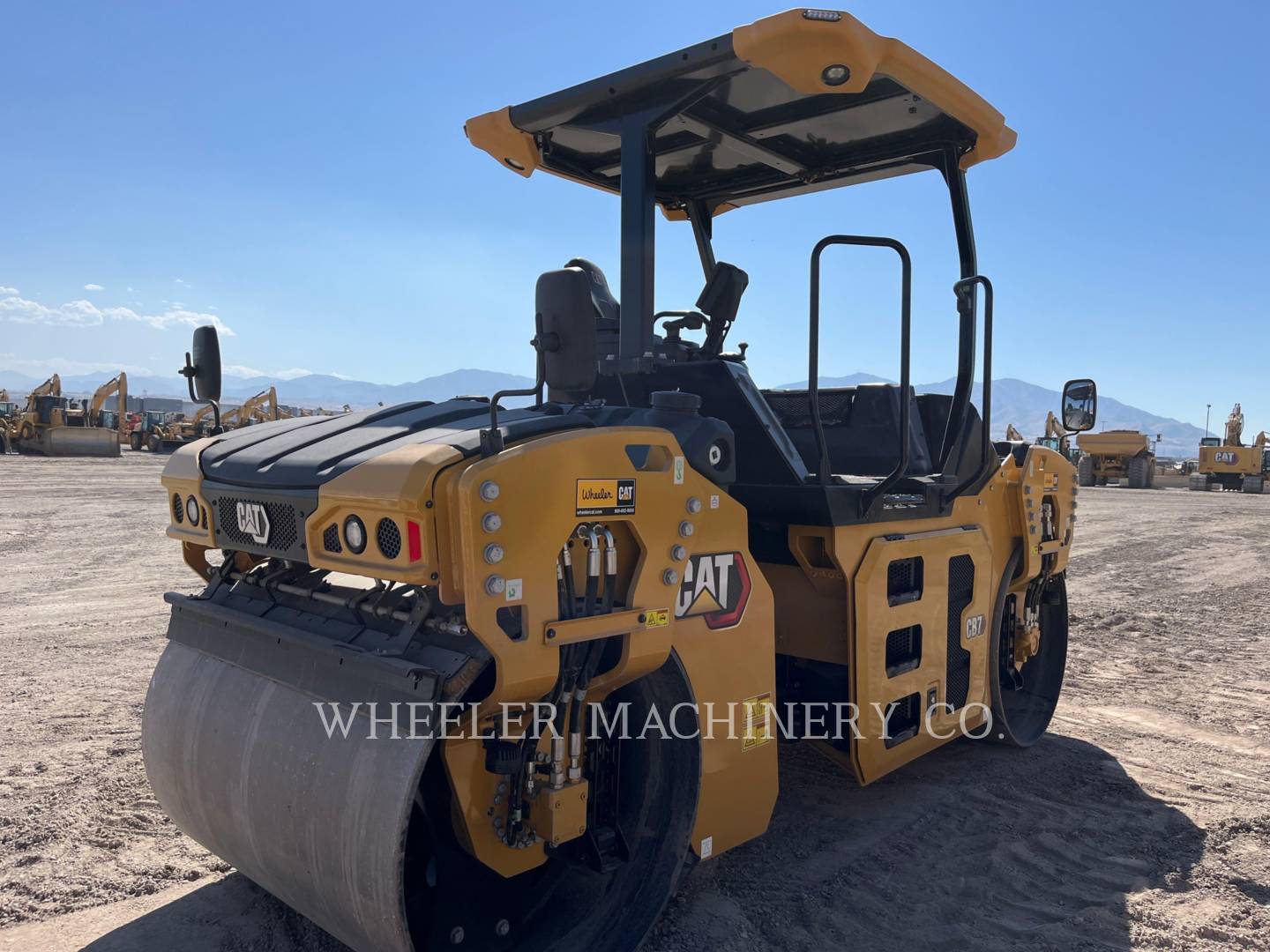 2022 Caterpillar CB7 Vibratory Double