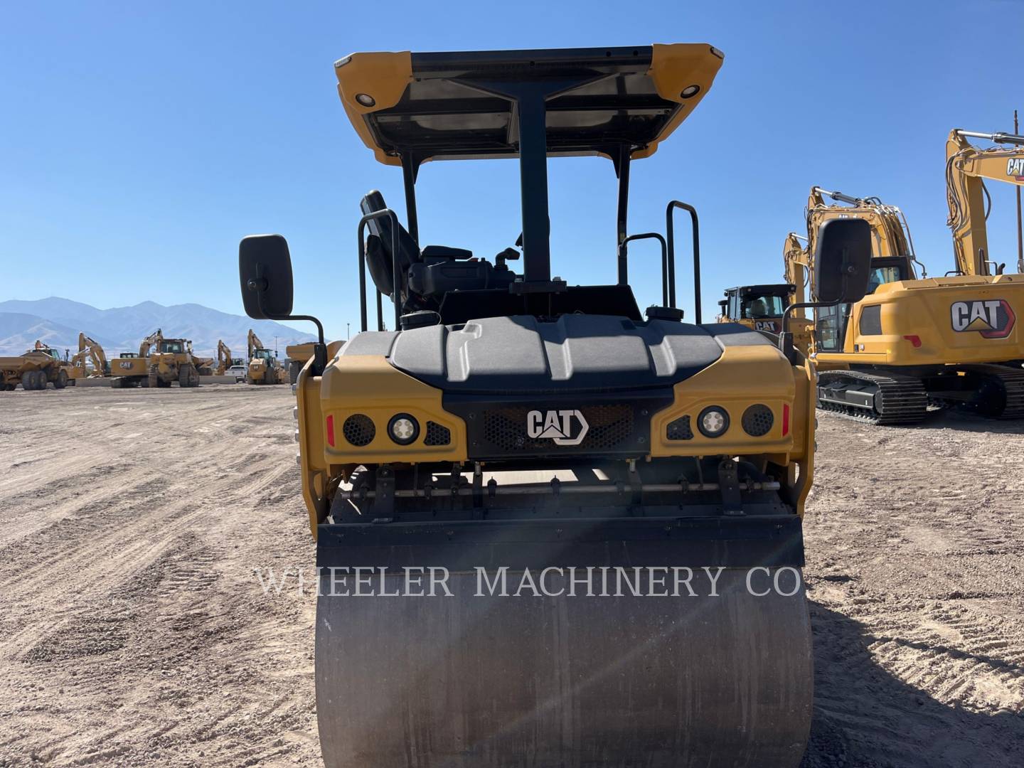 2022 Caterpillar CB7 Vibratory Double