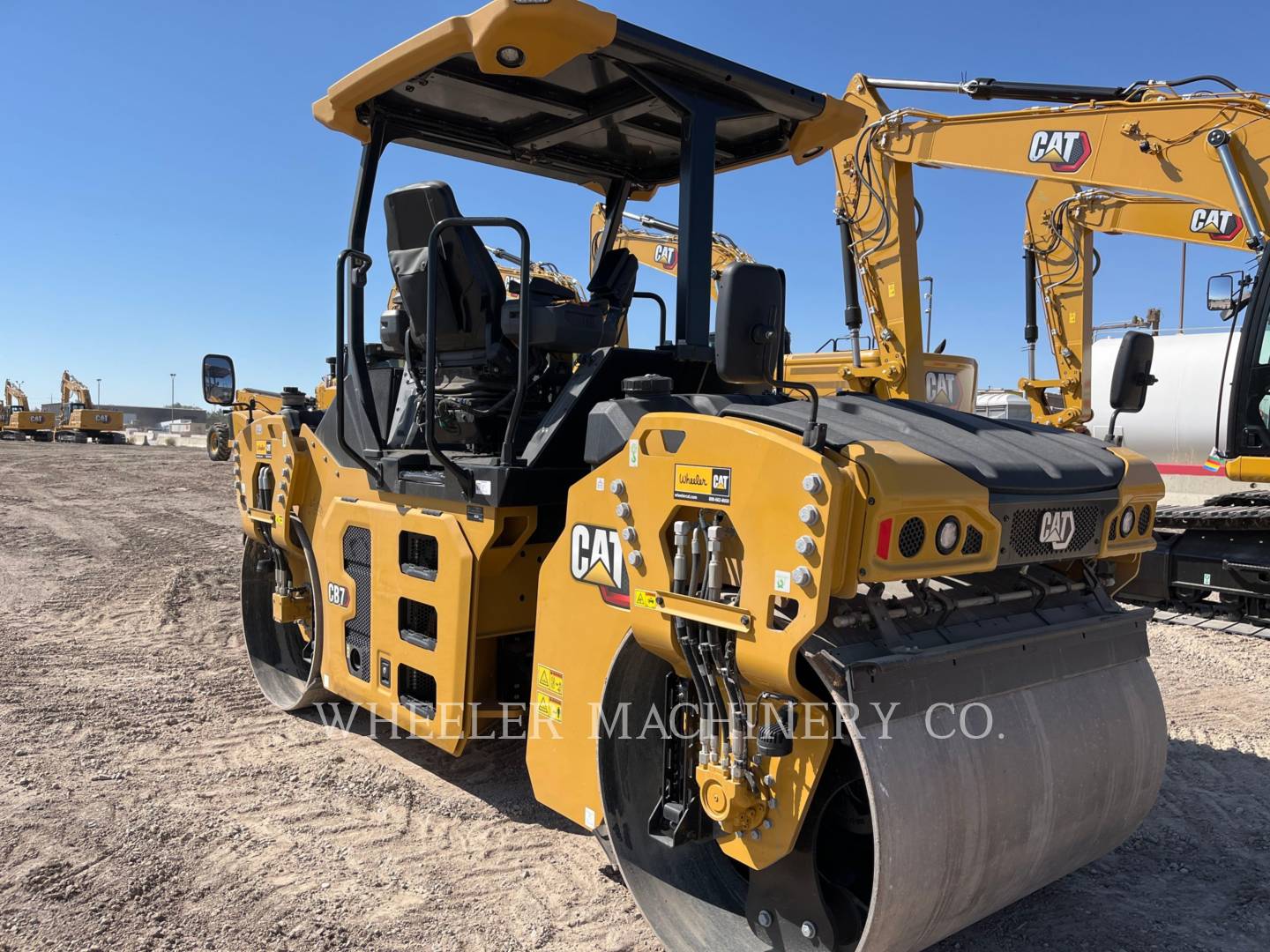 2022 Caterpillar CB7 Vibratory Double