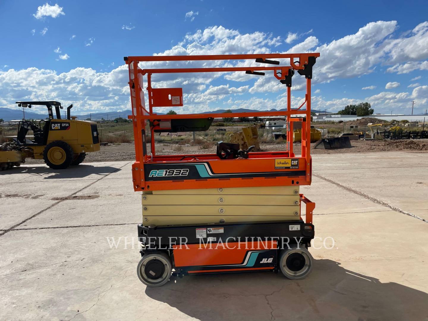 2022 JLG AE1932 Lift Truck