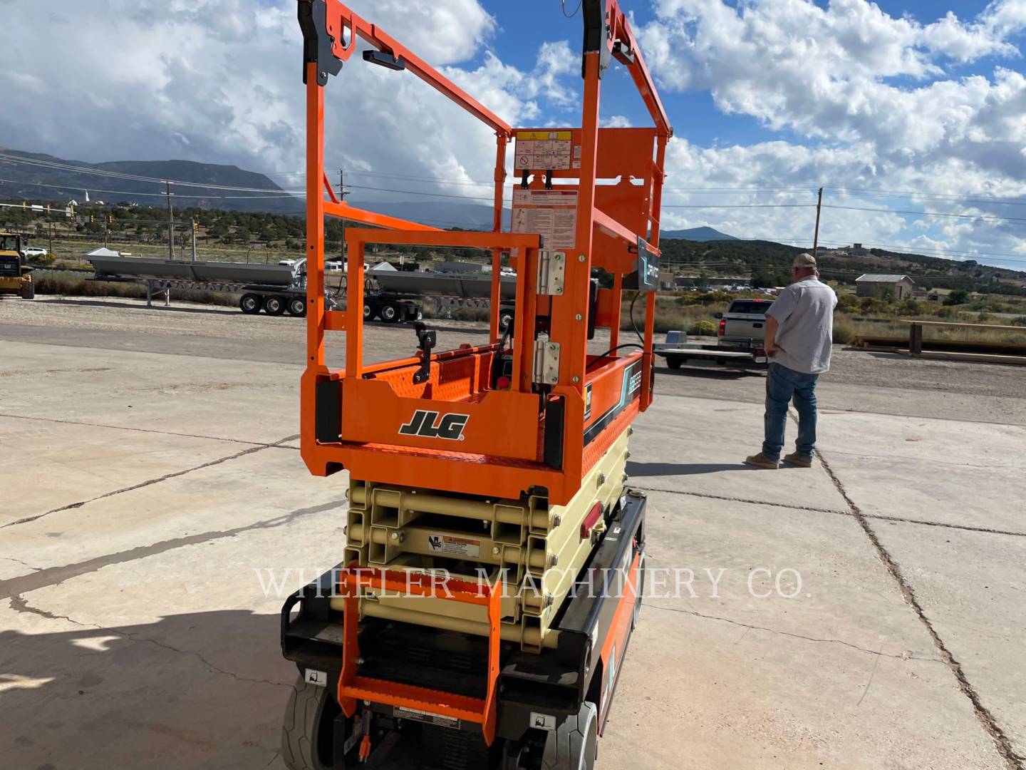 2022 JLG AE1932 Lift Truck