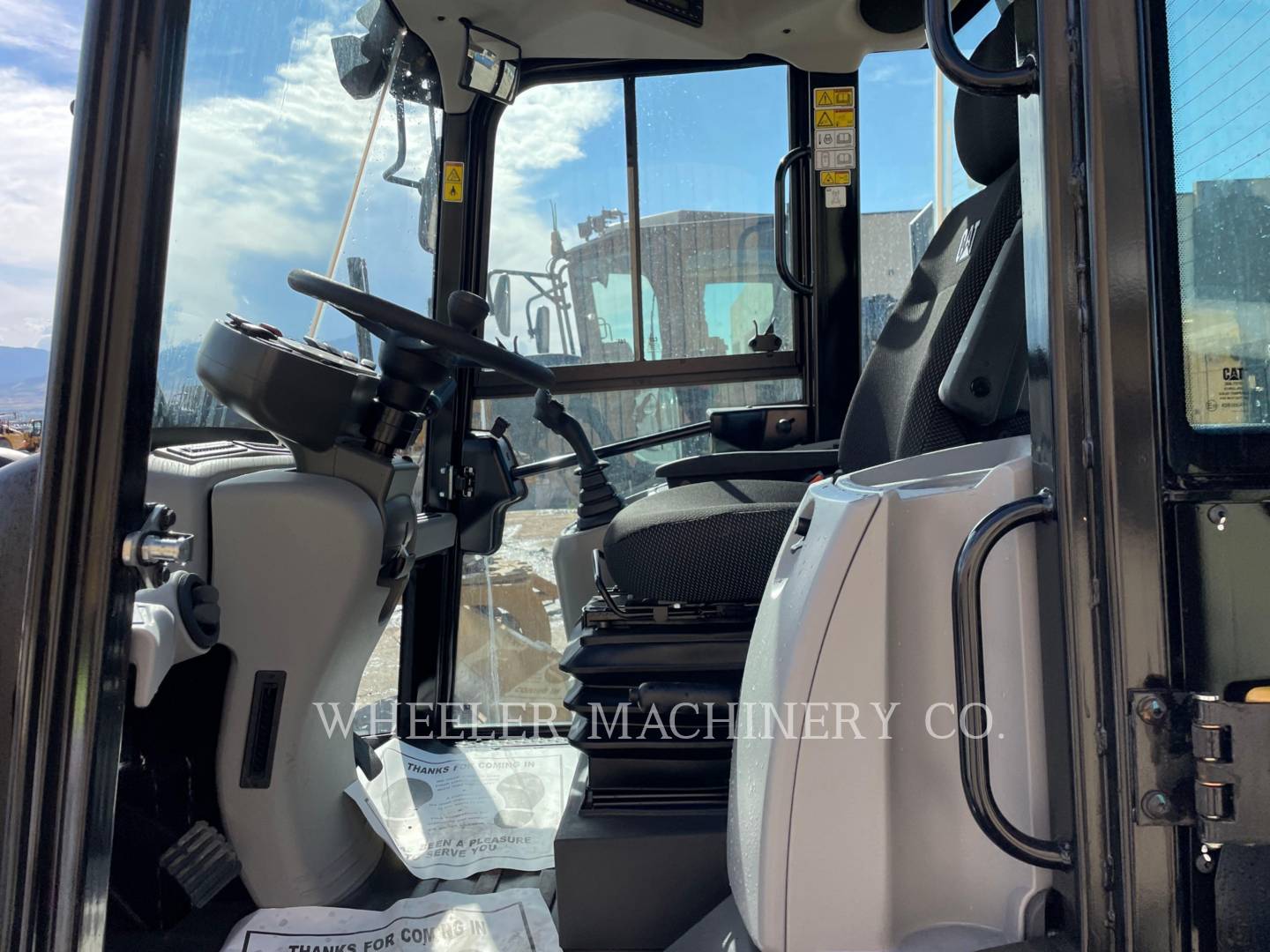 2022 Caterpillar 908M Wheel Loader