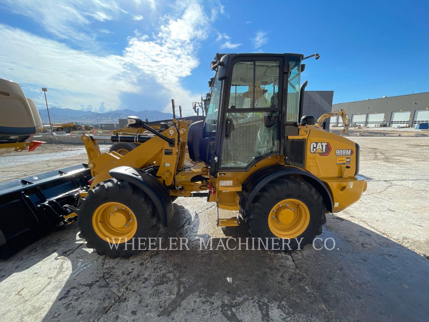 2022 Caterpillar 908M Wheel Loader