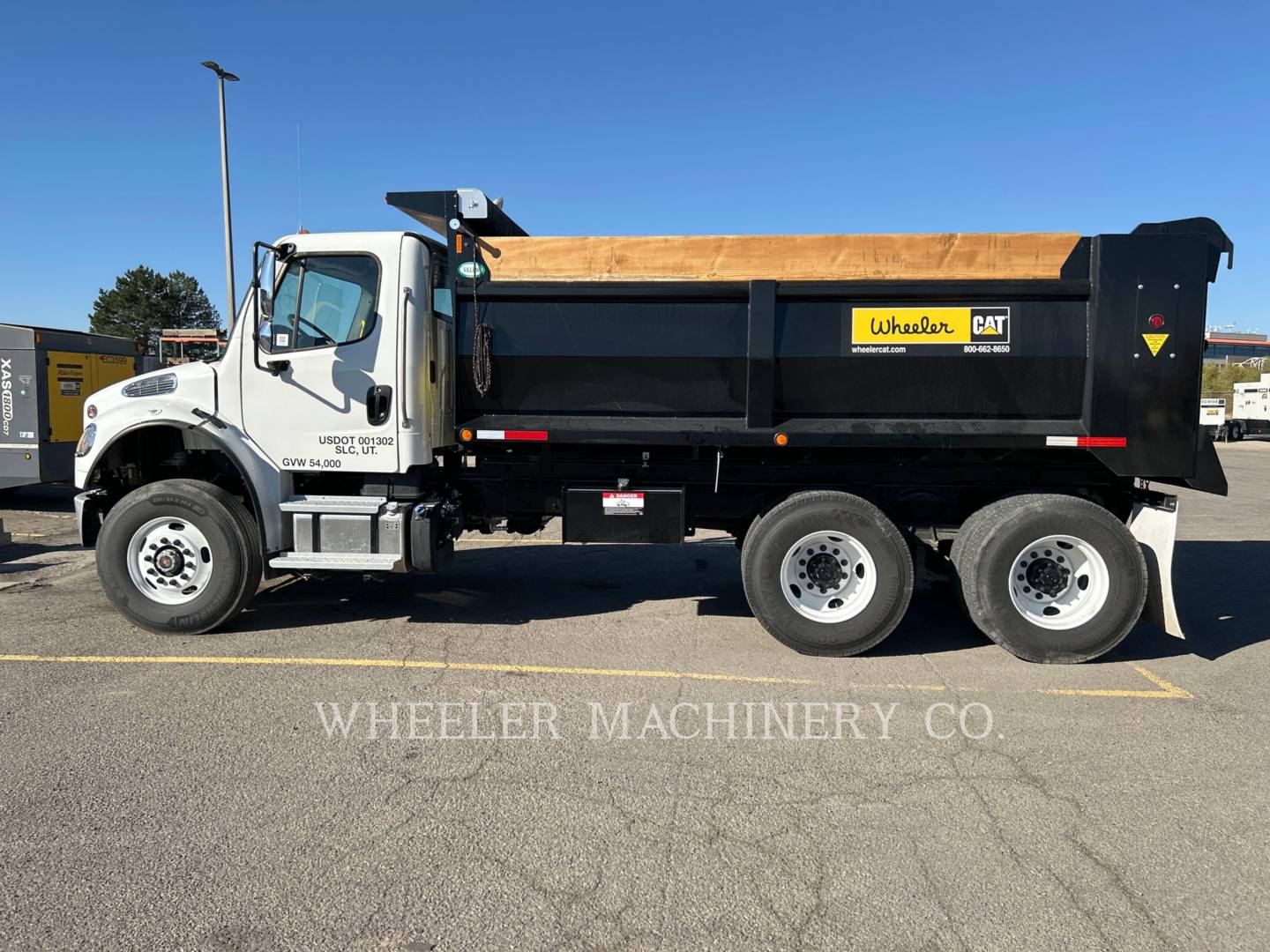 2023 Freightliner DUMP 10 YD Truck