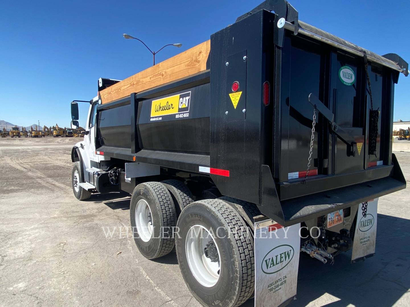 2023 Freightliner DUMP 10 YD Truck