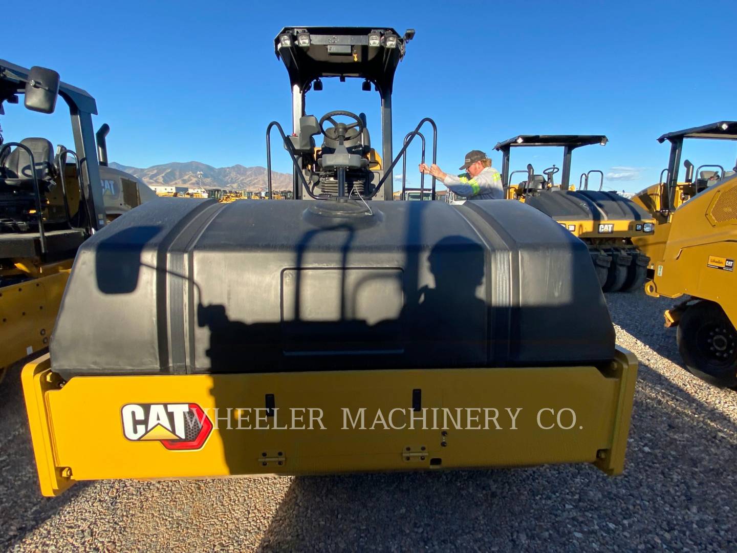 2022 Caterpillar CCS9 Vibratory Single