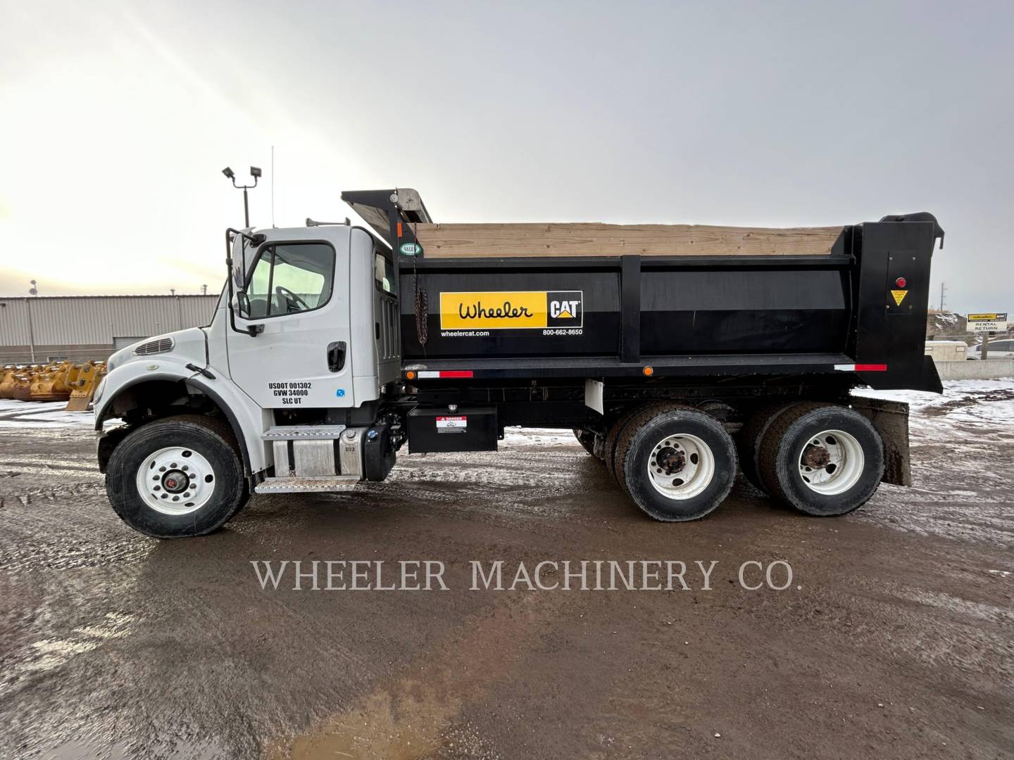 2021 Freightliner DUMP 10 YD Truck