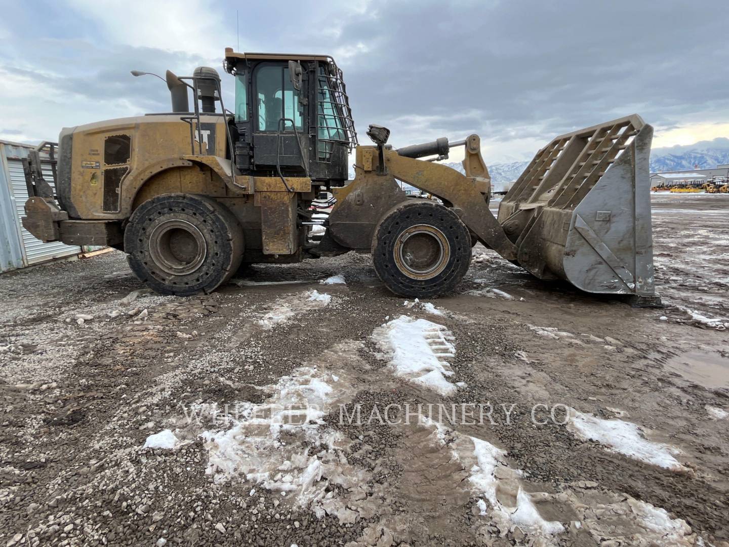 2017 Caterpillar 966M XE IN Wheel Loader