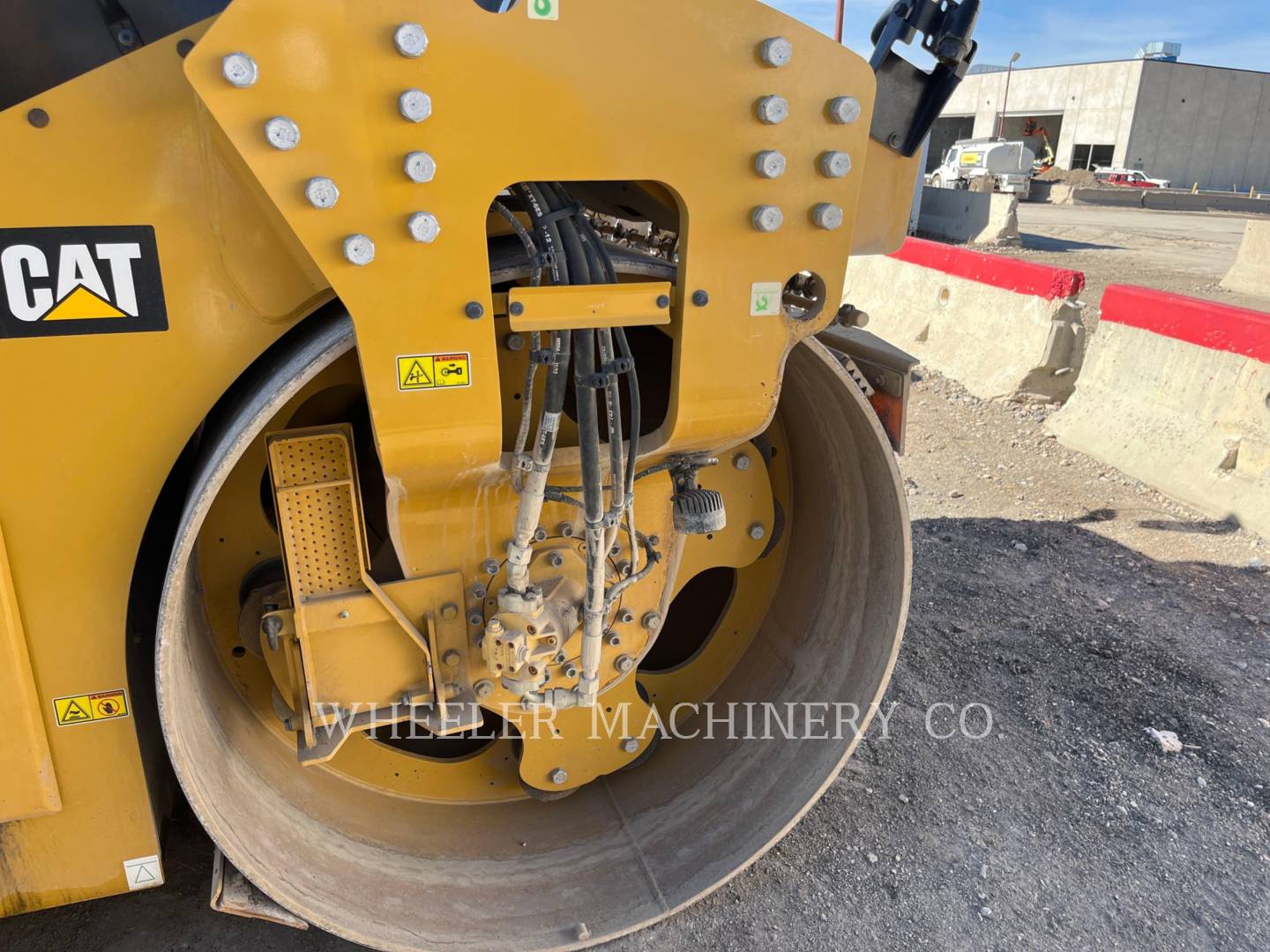 2020 Caterpillar CB15 VV Vibratory Double