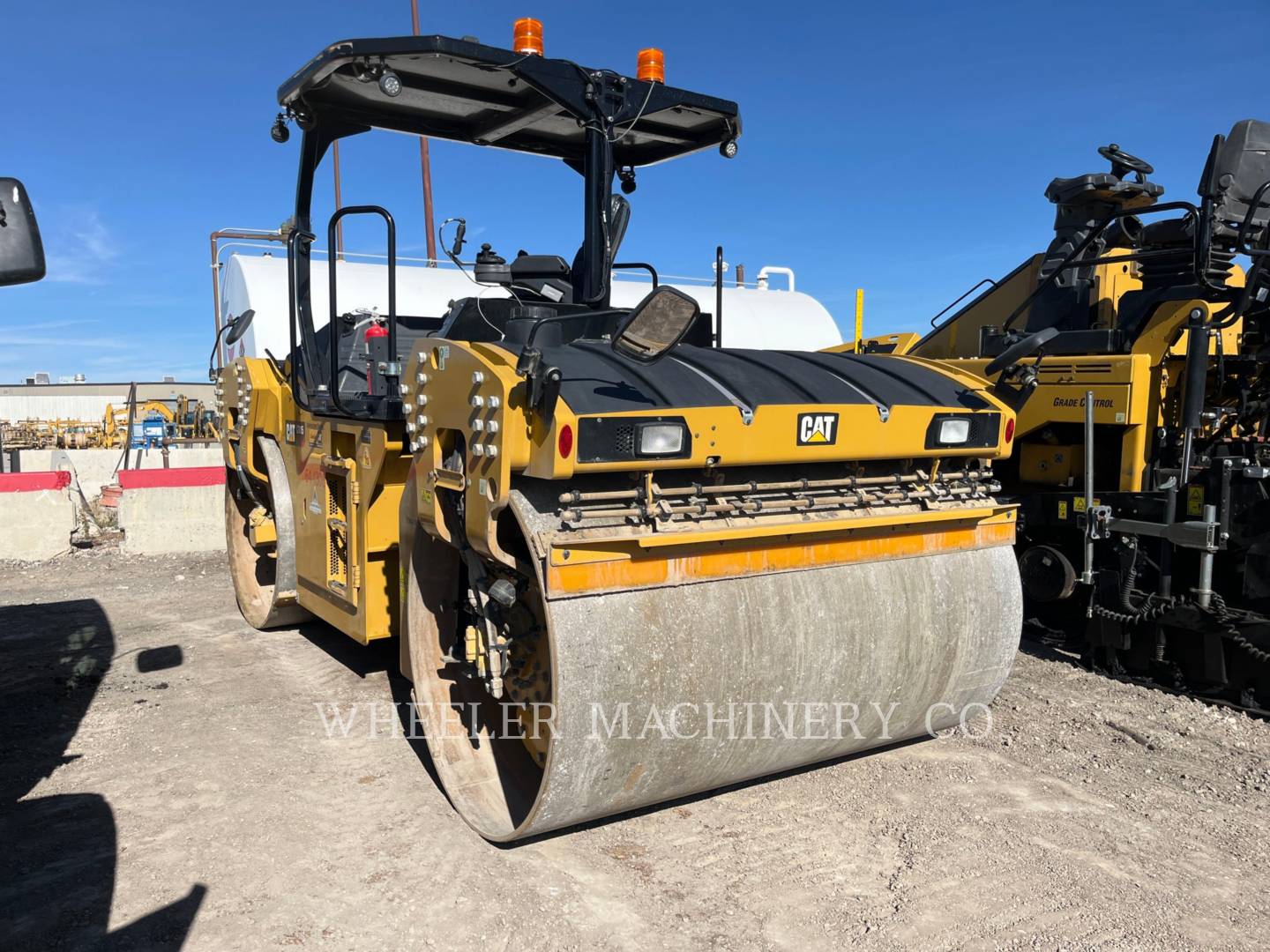 2020 Caterpillar CB15 VV Vibratory Double