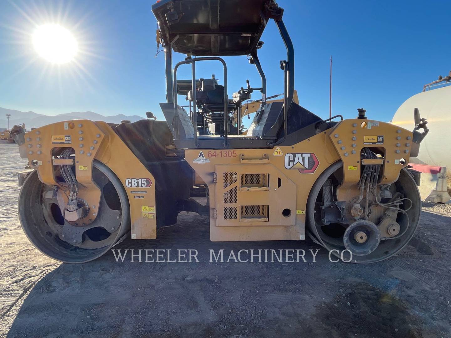 2022 Caterpillar CB15 CW VV Vibratory Double