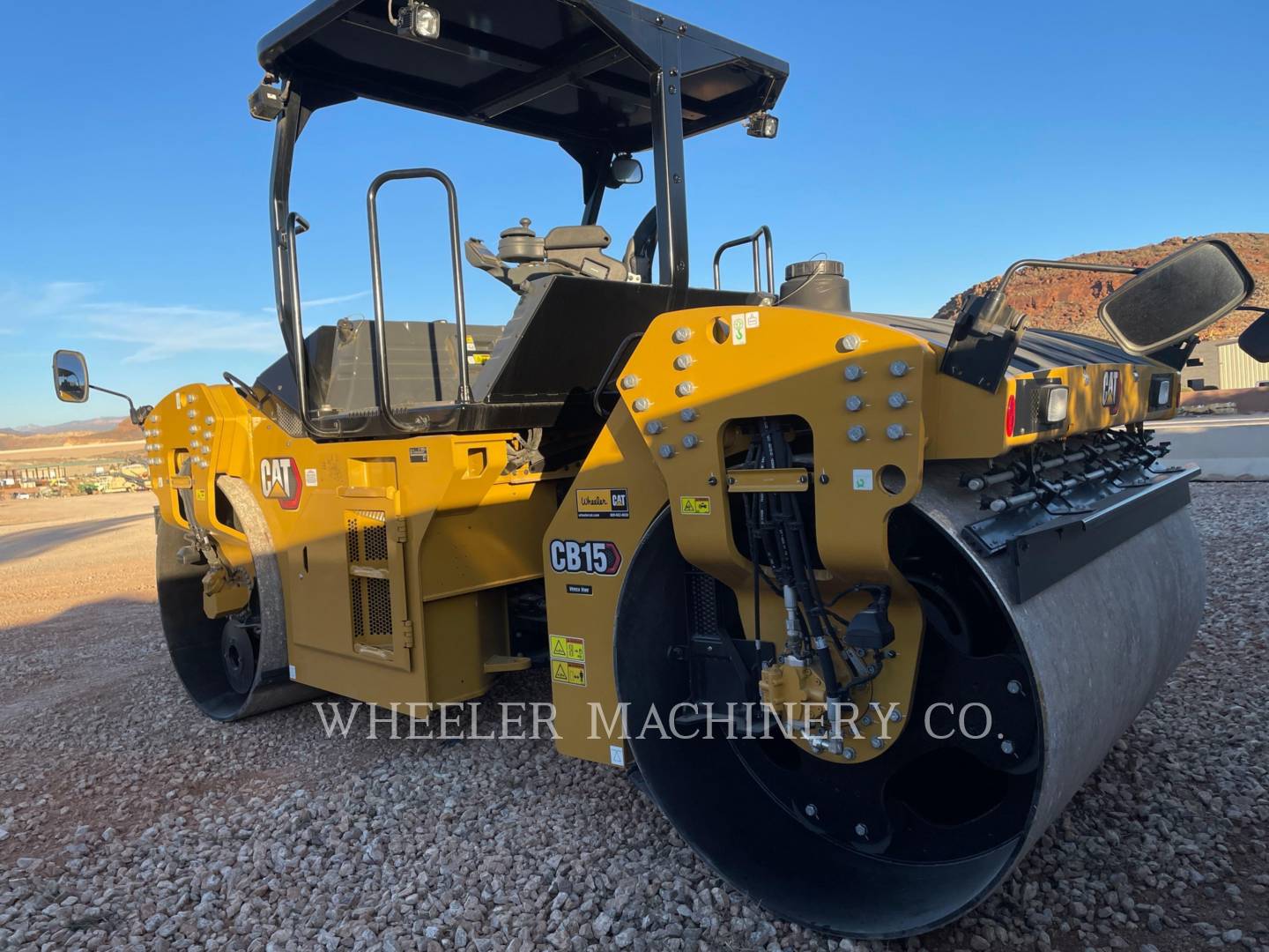 2022 Caterpillar CB15 CW VV Vibratory Double