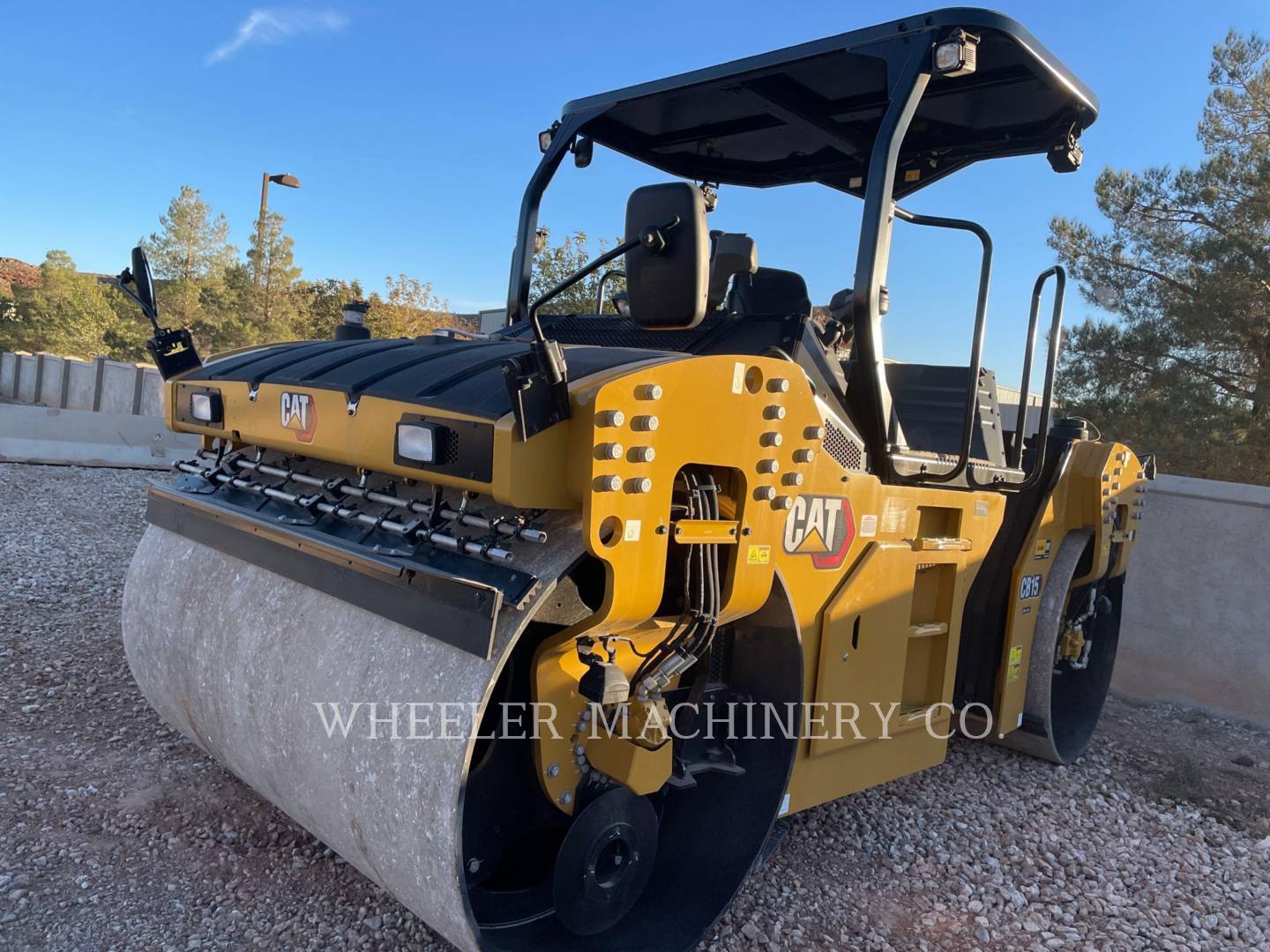 2022 Caterpillar CB15 CW VV Vibratory Double