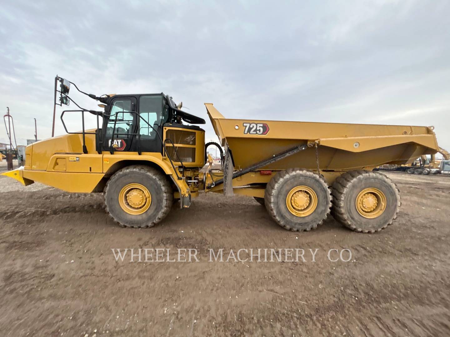 2022 Caterpillar 725 TG Articulated Truck